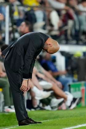 Villarreal CF v Manchester City - UEFA Champions League 2025 26 League Phase MD3 Pep Guardiola head coach of Manchester City and Spain reacts during the UEFA Champions League 2025 26 League Phase MD3 match between Villarreal CF and Manchester City at Estadio de la Ceramica on October 21, 2025 in Villarreal, Spain. Villarreal Castellon Spain  Copyright: xJosexBretonx originalFilename:bretonhernandez-villarre251021_np8za.jpg
