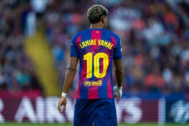 Spain-Football-Champions League FC Barcelona, Barca v Olympiacos in Barcelona, Spain. Barcelona, Spain, 21, October, 2025. FC Barcelona player (10) Lamine Yamal during Champions League match between FC Barcelona and Olympiacos in Olympic Stadium Lluis Companys, Barcelona, Spain, on October 21, 2025. Barcelona Olympic Stadium Lluis Companys Barcelona Spain