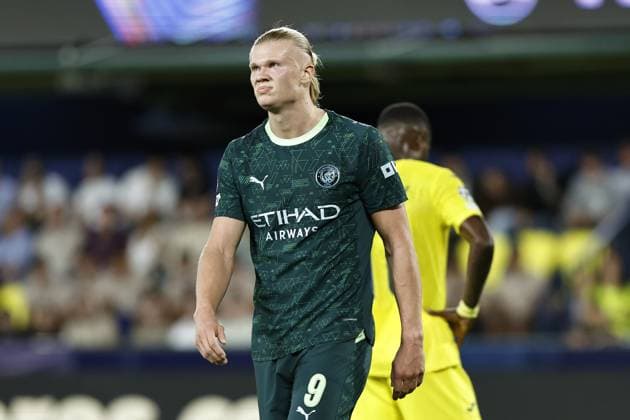 Erling Haaland of Manchester City Villarreal v Manchester City, UEFA Champions League, Group Stage, Football, Estadi de la Cermica, Villarreal, Spain - 21 Oct 2025Villarreal Estadi de la Ceràmica United Kingdom EDITORIAL USE ONLY No use with unauthorised audio, video, data, fixture lists, club league logos or live services. Online in-match use limited to 120 images, no video emulation. No use in betting, games or single club league player publications. Copyright: xRubenxAlbarran Shutterstockx 15552307bi