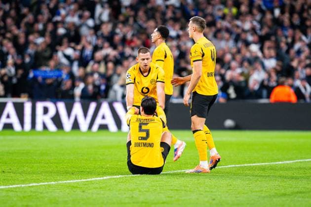 21.10.2025 - Fußball, 2025 2026, Champions League, 3. Spieltag, FC Kopenhagen - Borussia Dortmund: (L-R) Waldemar Anton (Dortmund), Ramy Bensebaini (Dortmund), Nico Schlotterbeck (Dortmund) nach dem Tor zum 1:1