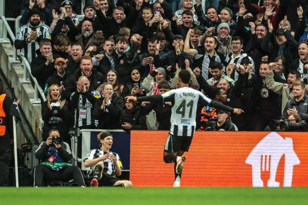 UEFA Champions League Matchday 3 of 8 Newcastle United v Benfica Anthony Gordon of Newcastle United celebrates his goal to make it 1-0 during the UEFA Champions League Matchday 3 of 8 Newcastle United vs Benfica at St. James s Park, Newcastle, United Kingdom, 21st October 2025 (Photo by Mark Cosgrove News Images) Newcastle St. James s Park Tyne and Wear United Kingdom Copyright: xMarkxCosgrove NewsxImagesx