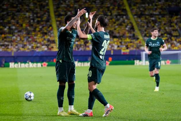 Villarreal CF v Manchester City - UEFA Champions League 2025 26 League Phase MD3 Bernardo Silva attacking midfield of Manchester City and Portugal celebrates after scoring his sides first goal during the UEFA Champions League 2025 26 League Phase MD3 match between Villarreal CF and Manchester City at Estadio de la Ceramica on October 21, 2025 in Villarreal, Spain. Villarreal Castellon Spain  Copyright: xJosexBretonx originalFilename:bretonhernandez-villarre251021_np9wV.jpg
