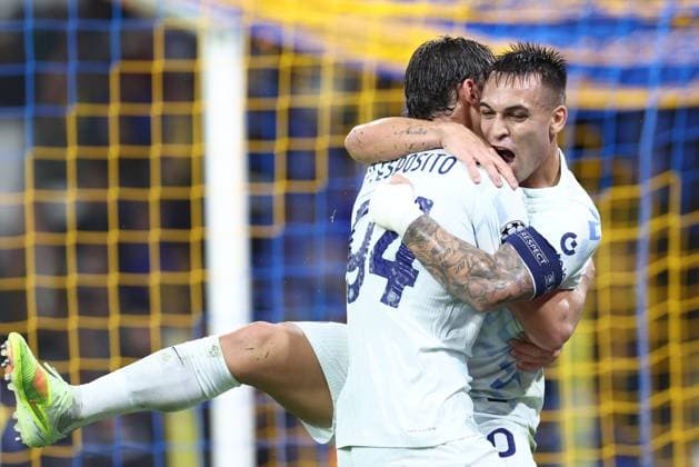 Inter s Lautaro Martinez celebrates after scoring during a soccer game between Belgian Royale Union Saint-Gilloise and Italian Internazionale Milano, Tuesday 21 October 2025 in Brussels, on the third day of the League phase of the UEFA Champions League tournament. BRUNOxFAHY  x137537141x