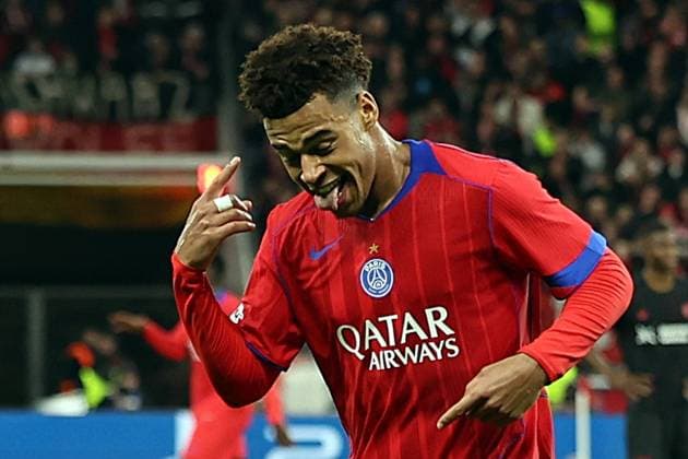 21.10.2025, xrekx, Fussball UEFA Champions League, Bayer 04 Leverkusen - Paris St. Germain PSG v.l. Torjubel nach dem Tor zum celebrating the goal celebrate 1:4 durch DÃ sirÃ DouÃ (FC Paris Saint-Germain) (DFL DFB REGULATIONS PROHIBIT ANY USE OF PHOTOGRAPHS as IMAGE SEQUENCES and or QUASI-VIDEO) Leverkusen