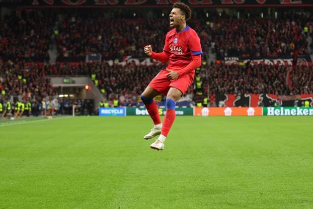 21.10.2025, xrekx, Fussball UEFA Champions League, Bayer 04 Leverkusen - Paris St. Germain PSG v.l. Torjubel nach dem Tor zum celebrating the goal celebrate 1:4 durch DÃ sirÃ DouÃ (FC Paris Saint-Germain) (DFL DFB REGULATIONS PROHIBIT ANY USE OF PHOTOGRAPHS as IMAGE SEQUENCES and or QUASI-VIDEO) Leverkusen