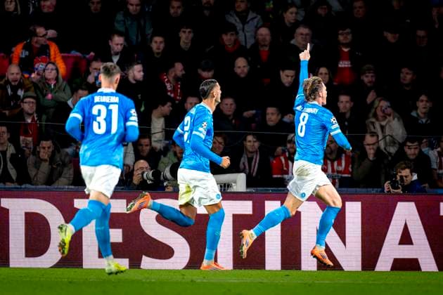SSC Napoli midfielder Scott McTominay celebrating the goal during the match PSV Eindhoven vs SSC Napoli at the Philips stadium for the Champions League - League phase - Matchday 3 season 2025-2026 in EINDHOVEN, Netherlands on 21 oktober 2025, (photo by Marcel van Dorst EYE4images DeFodi Images) SSC Napoli midfielder Scott McTominay celebrating the goal during the match PSV Eindhoven vs SSC Napoli at the Philips stadium for the Champions League League phase Matchday 3 season 2025 2026 in EINDHOVEN, Netherlands on 21 oktober 2025, photo by Marcel van Dorst EYE4images DeFodi Images