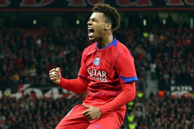 21.10.2025, xrekx, Fussball UEFA Champions League, Bayer 04 Leverkusen - Paris St. Germain PSG v.l. Torjubel nach dem Tor zum celebrating the goal celebrate 1:4 durch DÃ sirÃ DouÃ (FC Paris Saint-Germain) (DFL DFB REGULATIONS PROHIBIT ANY USE OF PHOTOGRAPHS as IMAGE SEQUENCES and or QUASI-VIDEO) Leverkusen