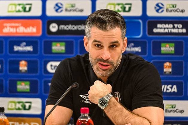 GER, EuroCup, ratiopharm Ulm vs Besiktas GAIN Istanbul 21.10.2025, ratiopharm arena, Neu-Ulm, GER, EuroCup, ratiopharm Ulm vs Besiktas GAIN Istanbul, im Bild Dusan Alimpijevic (Istanbul), Pressekonferenz nach Spielende