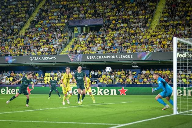 Bernardo Silva (Manchester City) scores during a UEFA Champions League match between Villarreal FC and Manchester City at Estadio de La Ceramica in Villarreal, , Spain, on October 21 2025. Photo by Felipe Mondino Copyright: x@FELIPExMONDINOx