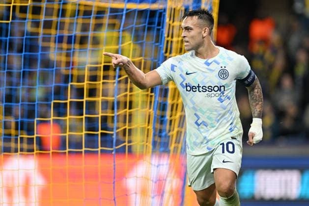 251021 Royale Union Saint-Gilloise vs FC Internazionale Milano Lautaro Martinez (10) of Inter celebrates after scoring the 0-2 goal during the Uefa Champions League third matchday in the League phase game in season 2025 - 2026 between Royale Union Saint-Gilloise and FC Internazionale Milano on October 21 , 2025 in Anderlecht, Belgium. (Photo by David Catry isosport) Anderlecht Belgium  Copyright: xDavidxCatryx 20251021DC2_2706
