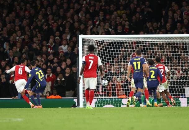 Gabriel Magalhaes (A) scores the first Arsenal goal (1-0) at the Arsenal v Atletico Madrid UEFA Champions League match, at the Emirates Stadium, London, UK on 21st October, 2025. 