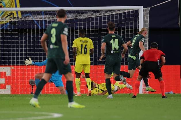 Erling Haaland ( 9 - Manchester City) scores a goal during Villarreal CF vs Manchester City FC, UEFA Champions League football match in Vila-real, Spain, October 21 2025  Copyright: xNicolaxMastronardi IPAxSportx xipa-agency.netx xx IPA_66904317 IPA_Agency_IPA66904317