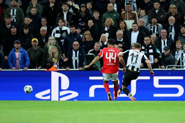 Newcastle United FC v SL Benfica - UEFA Champions League 2025 26 League Phase MD3 Harvey Barnes of Newcastle United scores 2nd goal during the UEFA Champions League 2025 26 League Phase MD3 match between Newcastle United FC and SL Benfica at St James Park on October 21, 2025 in Newcastle upon Tyne, England. Newcastle upon Tyne St. James Park England United Kingdom Copyright: xEdxSykes Sportsphoto APLx 14139325