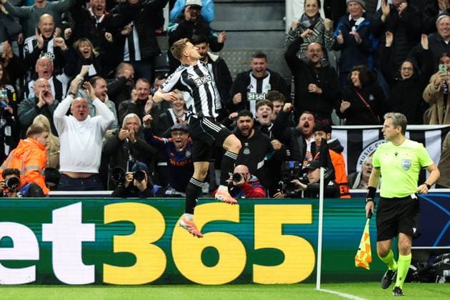 Newcastle Upon Tyne, England, 21st October 2025. Harvey Barnes of Newcastle United celebrates his goal to make it 2-0 during the Newcastle United vs Benfica UEFA Champions League match at St. James Park, Newcastle Upon Tyne. Picture credit should read: Nigel Roddis Sportimage EDITORIAL USE ONLY. No use with unauthorised audio, video, data, fixture lists, club league logos or live services. Online in-match use limited to 120 images, no video emulation. No use in betting, games or single club league player publications. SPI_040_NR_NEWC_BENF SPI-4229-0038