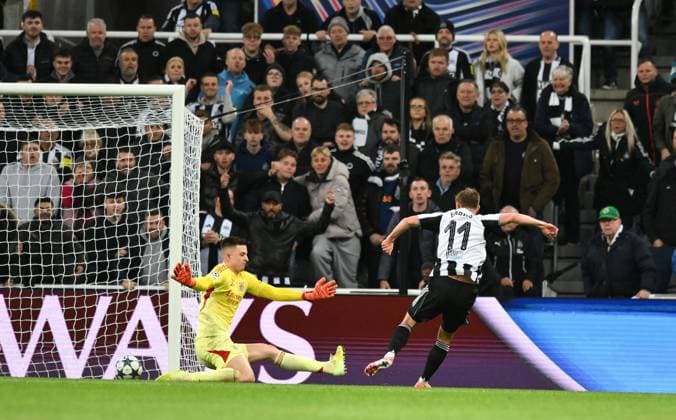 Harvey Barnes of Newcastle United scores their third goal Newcastle United v Benfica, UEFA Champions League, Group Stage, Football, St James Park, Newcastle, UK - 21 Oct 2025Newcastle St James Park United Kingdom EDITORIAL USE ONLY No use with unauthorised audio, video, data, fixture lists, club league logos or live services. Online in-match use limited to 120 images, no video emulation. No use in betting, games or single club league player publications. Copyright: xRichardxLee Shutterstockx 15552303bl