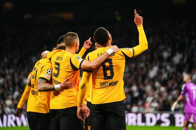 Torjubel Borussia Dortmund nach Tor zum 1:3 Felix Nmecha (Borussia Dortmund, 08) DEN, FC Kopenhagen vs. Borussia Dortmund, Fussball, UEFA Champions League, Spieltag 3, Spielzeit 2025 2026, 21.10.2025 DEN, FC Kopenhagen vs. Borussia Dortmund, Fussball, UEFA Champions League, Spieltag 3, Spielzeit 2025 2026, 21.10.2025 Kopenhagen Copyright: xEibner-Pressefoto MarcelxvonxFehrnx EP_MFN