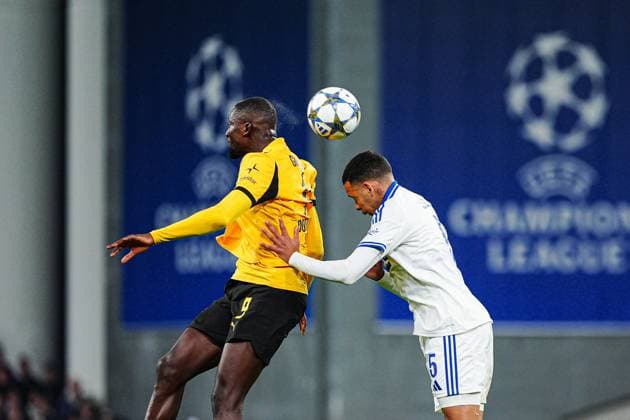 Kopfballduell Luftzweikampf Serhou Guiassy (Borussia Dortmund, 09), Gabriel Pereira (FC Kopenhagen, 05) DEN, FC Kopenhagen vs. Borussia Dortmund, Fussball, UEFA Champions League, Spieltag 3, Spielzeit 2025 2026, 21.10.2025 DEN, FC Kopenhagen vs. Borussia Dortmund, Fussball, UEFA Champions League, Spieltag 3, Spielzeit 2025 2026, 21.10.2025 Kopenhagen Copyright: xEibner-Pressefoto MarcelxvonxFehrnx EP_MFN