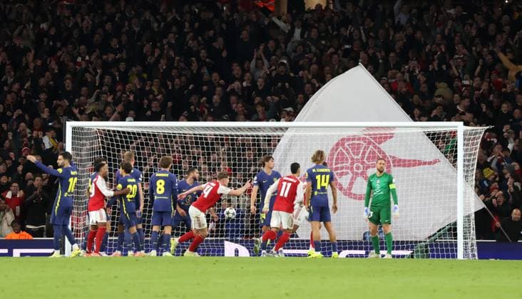 Viktor Gyokeres (A) celebrates scoring the fourth Arsenal goal (4-0) at the Arsenal v Atletico Madrid UEFA Champions League match, at the Emirates Stadium, London, UK on 21st October, 2025. 