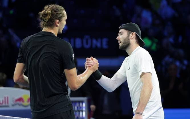 TENNIS - ATP, Tennis Herren Erste Bank Open VIENNA,AUSTRIA,21.OCT.25 - TENNIS - ATP World Tour, Erste Bank Open. Image shows Alexander Zverev (GER) and Jacob Fearnley (GBR).  GEPAxpictures xWalterxLuger