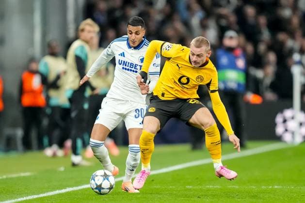 Elias Achouri (FC Copenhagen) und Julian Ryerson (Borussia Dortmund) battle for the ball during the UEFA Champions League 2025 26 League Phase MD3 match between F.C. Copenhagen and Borussia Dortmund at Parken Stadium on October 21, 2025 in Copenhagen, Denmark. (Photo by Alex Gottschalk DeFodi Images) Elias Achouri FC Copenhagen and Julian Ryerson Borussia Dortmund battle for the ball during the UEFA Champions League 2025 26 League Phase MD3 match between F C Copenhagen and Borussia Dortmund at Parken Stadium on October 21, 2025 in Copenhagen, Denmark Photo by Alex Gottschalk DeFodi Images