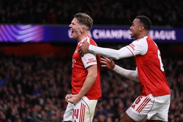 Arsenal v Atletico Madrid 21 October 2025, London - UEFA Champions League - League Stage - Arsenal v Atletico Madrid - Viktor Gyokeres of Arsenal celebrates the fourth Arsenal goal, assisted by Gabriel of Arsenal (right) - Photo: Jacques Feeney Offside. London UK Copyright: xJacquesxFeeneyx xOffsidexOffside