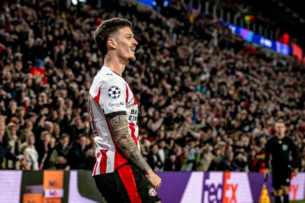 PSV Eindhoven forwarder Dennis Man during the match PSV Eindhoven vs SSC Napoli at the Philips stadium for the Champions League - League phase - Matchday 3 season 2025-2026 in EINDHOVEN, Netherlands on 21 oktober 2025, (photo by Stefan Koops EYE4images DeFodi Images) PSV Eindhoven forwarder Dennis Man during the match PSV Eindhoven vs SSC Napoli at the Philips stadium for the Champions League League phase Matchday 3 season 2025 2026 in EINDHOVEN, Netherlands on 21 oktober 2025, photo by Stefan Koops EYE4images DeFodi Images
