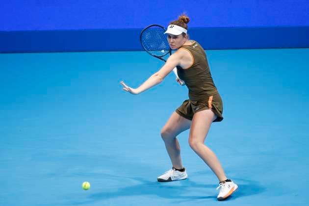 October 22, 2025, Tokyo, Japan: Linda NOSKOVA (CZE) returns a shot against McCartney KESSLER (USA) during their match at the Toray Pan Pacific Open Tennis at Ariake Colosseum in Tokyo. The tournament runs from October 20 to 36. Noskova won 7-5, 3-6, 4-6. Tokyo Japan - ZUMAm191 20251022_aap_m191_030 Copyright: xRodrigoxReyesxMarinx