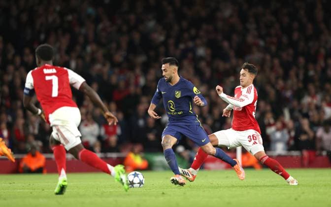 Nicolas Gonzalez (AM) Martin Zubimendi (A) at the Arsenal v Atletico Madrid UEFA Champions League match, at the Emirates Stadium, London, UK on 21st October, 2025. 
