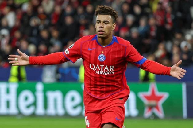 Champions League - Bayer 04 Leverkusen - Paris Saint-Germain am 21.10.2025 in der BayArena in Leverkusen Jubel, Torjubel, Torschuetze, Torschütze Desire Doue (Paris 14) jubelt nach seinem Tor zum 1 zu 4