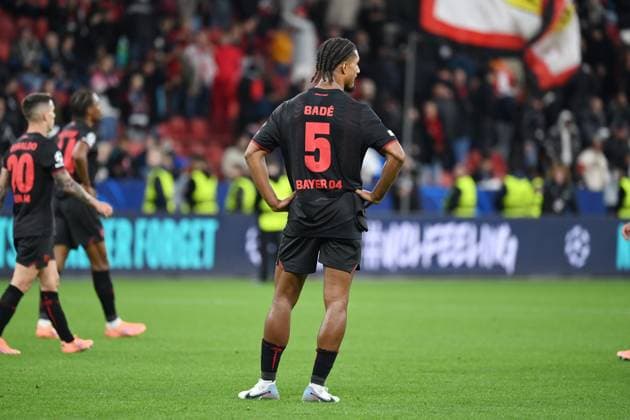 Loic Bade (Bayer 04 Leverkusen), LoÃ¯c BadÃ nach dem Spiel 21.10.2025, Fussball, UEFA Champions League 2025 2026, 3. Spieltag, Bayer 04 Leverkusen - Paris St. Germain 2:7 UEFA regulations prohibit any use of photographs as image sequences and or quasi-video Leverkusen BayArena Nordrhein Westfalen Deutschland