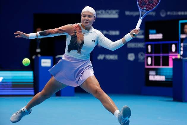 October 22, 2025, Tokyo, Japan: Diana SHNAIDER (RUS) returns a shot against Anna KALINSKAYA (RUS) during their match (Round of 16) at the Toray Pan Pacific Open Tennis at Ariake Colosseum in Tokyo. The tournament runs from October 20 to 36. Tokyo Japan - ZUMAm191 20251022_aap_m191_039 Copyright: xRodrigoxReyesxMarinx