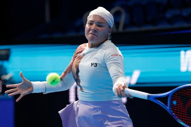 October 22, 2025, Tokyo, Japan: Diana SHNAIDER (RUS) returns a shot against Anna KALINSKAYA (RUS) during their match (Round of 16) at the Toray Pan Pacific Open Tennis at Ariake Colosseum in Tokyo. The tournament runs from October 20 to 36. Tokyo Japan - ZUMAm191 20251022_aap_m191_043 Copyright: xRodrigoxReyesxMarinx