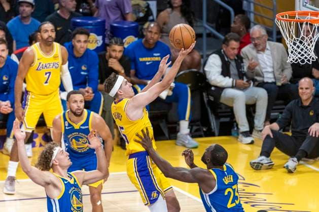 October 21, 2025, Los Angeles, California, United States: Los Angeles Lakers™ Austin Reaves 15 goes to the basket against the Golden State Warriors during an NBA, Basketball Herren, USA basketball game at Crypto.com Arena. Final score; Warriors 119:109 Lakers Los Angeles United States - ZUMAs197 20251021_aaa_s197_549 Copyright: xRingoxChiux