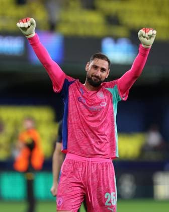 ESP: Villarreal CF v Manchester City. UEFA Champions League. Matchday 3. Gianluigi Donnarumma of Manchester City FC celebrates the victory at full time during the UEFA Champions League match, between Villarreal CF and Manchester City, La Ceramica Stadium on October 21, 2025 in Villarreal, Spain. kpng Copyright: xMiguelxMarruffox xPRESSINx MM_251021_VIL_MAN_2526_1905
