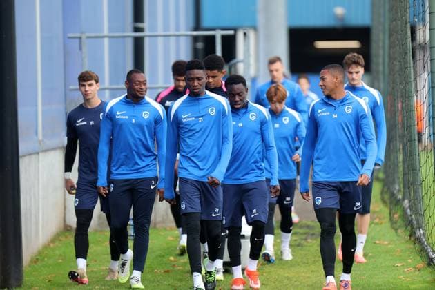 KRC Genk training- UEFA Europa League GENK, BELGIUM - OCTOBER 22 : r3Sadick Mujaid defender of KRC Genk r21Bangoura Sory Ibrahima midfielder of KRC Genk r19Medina Ortiz Yaimar defender of KRC Genk r34Palacios Adrian defender of KRC Genk training KRC GENK before the UEFA Europa League 2025 26 League Phase game against Real Betis on October 22, 2025 in Genk, Belgium, 22 10 25 Eeklo Belgium  Copyright: xJeffreyxGaensx