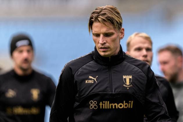 251022 Jens Stryger Larsen during a UEFA Europa League training session with Malmö FF on October 22, 2025 in Malmö. Photo: Mathilda Schuler BILDBYRAN kod MA MA0878 fotboll football soccer fotball uefa europa league europa league träning practice training malmö ff bbeng Copyright: MATHILDAxSCHULER BB251022MA035