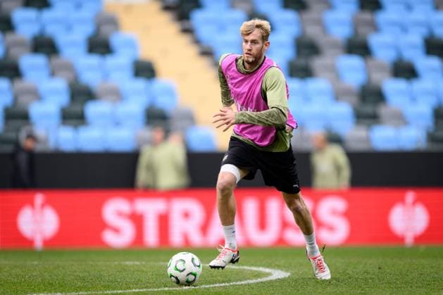 251022 Filip Helander during a training session with Häcken on October 22, 2025 in Gothenburg. Photo: Carl Sandin BILDBYRAN kod CS CS0799 fotboll football soccer fotball uefa conference league conference league träning practice training häcken bbeng Copyright: CARLxSANDIN BB251022CS035
