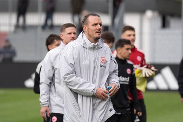 22.10.2025, xhfmx, Fußball UEFA Youth League, Eintracht Frankfurt - FC Liverpool Alexander Meier (Trainer Eintracht Frankfurt U19) (DFL DFB REGULATIONS PROHIBIT ANY USE OF PHOTOGRAPHS as IMAGE SEQUENCES and or QUASI-VIDEO) Dreieich