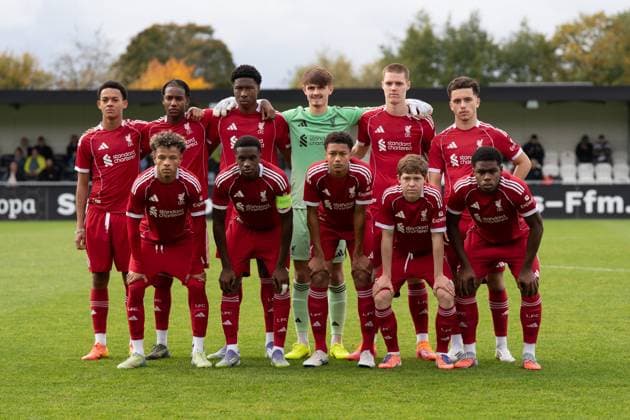 22.10.2025, xhfmx, Fußball UEFA Youth League, Eintracht Frankfurt - FC Liverpoo Mannschaftsfoto Liverpool U19 (DFL DFB REGULATIONS PROHIBIT ANY USE OF PHOTOGRAPHS as IMAGE SEQUENCES and or QUASI-VIDEO) Dreieich