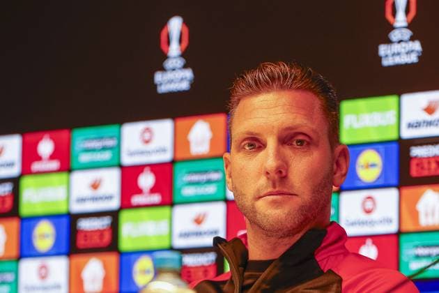 DEVENTER , 22-10-2025 , Stadium De Adelaarshorst , season 2025 2026 , UEFA Europa League League phase . press conference, PK, Pressekonferenz and training before the Europa League match between Go Ahead Eagles and Aston Villa, Picture shows GA Eagles trainer coach Melvin Boel at press conference Press conference and training before Go Ahead Eagles - Aston Villa  x31639844x Copyright: