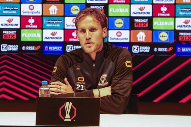 DEVENTER , 22-10-2025 , Stadium De Adelaarshorst , season 2025 2026 , UEFA Europa League League phase . press conference, PK, Pressekonferenz and training before the Europa League match between Go Ahead Eagles and Aston Villa, Picture shows GA Eagles player Melle Meulensteen at press conference Press conference and training before Go Ahead Eagles - Aston Villa  x31639845x Copyright: