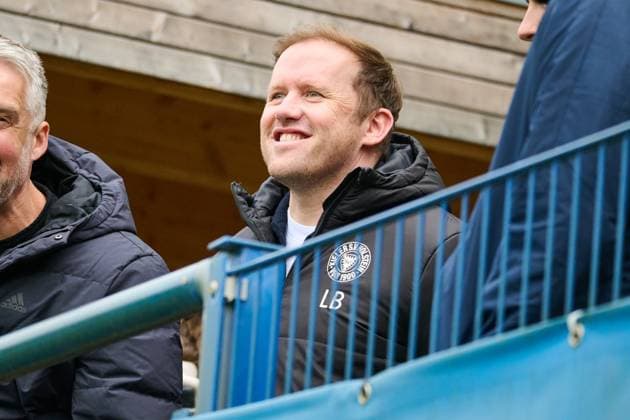 22.10.2025, Fußball, Herren, 2.BL, Saison 2025 2026, Training Holstein Kiel Olaf Rebbe als Zaungast Kiel, Projensdorf Projensdorf, Trainigsplatz Schleswig-Holstein Deutschland