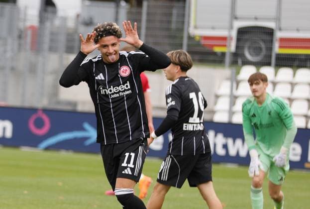 22.10.2025 xphx Dreieich UEFA Youth League 2025 2026 Eintracht Frankfurt - FC Liverpool U19 Torubel nach dem Tor zum 2:0 durch Alessandro Gaul Souza (Eintracht Frankfurt)