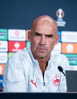 SOCCER - UEFA EL, RBS vs Ferencvaros SALZBURG,AUSTRIA,22.OCT.25 - SOCCER - UEFA Europa League, Red Bull Salzburg vs Ferencvaros Budapest, preview, press conference, PK, Pressekonferenz RBS. Image shows head coach Thomas Letsch (RBS).  GEPAxpictures xJulioxArellano