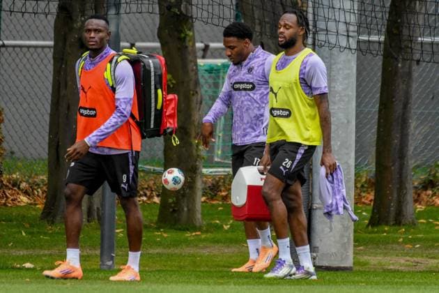 Abdoulie Ceesay Oladapo Afolayan Ricky-Jade Jones ( Pauli ) gehen vom Platz Deutschland , Hamburg , Trainingsgelände an der Kollaustrasse , Fussball , 1. Bundesliga , Training des FC St Pauli