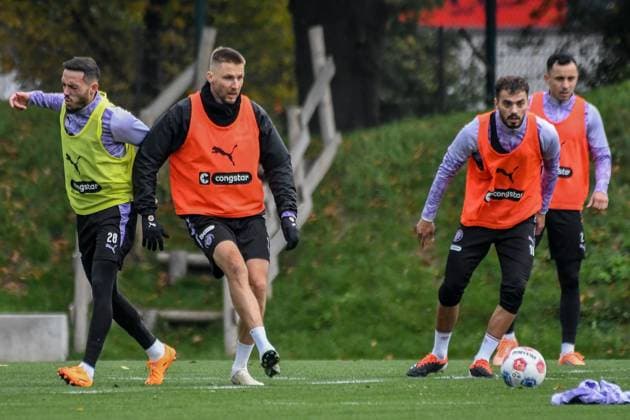 Mathias Pereira Lage Karol Mets Danel Sinani Manolis Saliakas ( Pauli ) Deutschland , Hamburg , Trainingsgelände an der Kollaustrasse , Fussball , 1. Bundesliga , Training des FC St Pauli