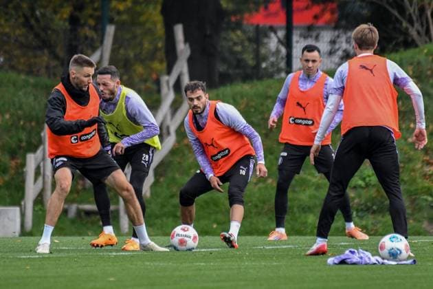 Karol Mets Mathias Pereira Lage Danel Sinani Manolis Saliakas Ahlstrand Erik ( Pauli ) Deutschland , Hamburg , Trainingsgelände an der Kollaustrasse , Fussball , 1. Bundesliga , Training des FC St Pauli
