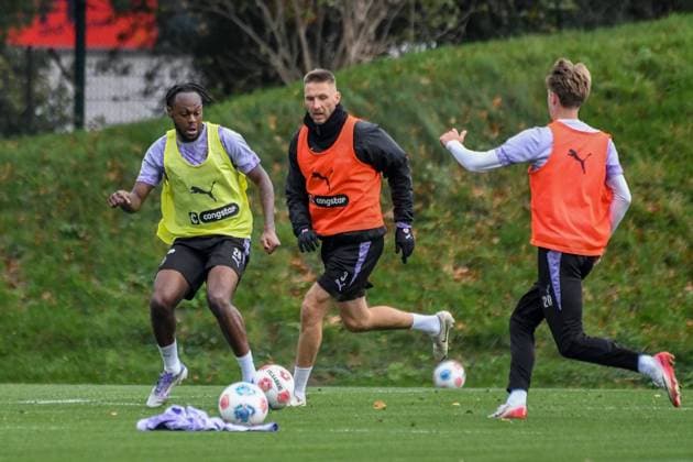 Ricky-Jade Jones Karol Mets Ahlstrand Erik ( Pauli ) Deutschland , Hamburg , Trainingsgelände an der Kollaustrasse , Fussball , 1. Bundesliga , Training des FC St Pauli