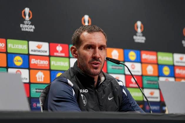 Julian Schuster (SC Freiburg, Trainer) , Pressekonferenz des SC Freiburg vor dem dritten Europa League Spiel in der Ligaphase, Pressegespräch, Deutschland, Fussball, UEFA Europa League, 3.Spieltag, 2025 2026, SC Freiburg vs. FC Utrecht, 22.10.2025, Pressekonferenz des SC Freiburg vor dem dritten Europa League Spiel in der Ligaphase, Pressegespräch, Europa-Park Stadion, Freiburg, Deutschland Freiburg Europa-Park Stadion Baden-Württemberg Deutschland Copyright: xArnexAmbergx