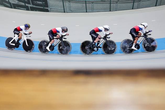 2025 Tissot UCI Track World Championships Picture by Alex Whitehead SWpix.com - 22 10 2025 - Cycling - 2025 Tissot UCI Track World Championships - Velodromo PenalolÃ n, Santiago, Chile - Women s Team Pursuit - Qualifying - Scarlet Cortes Ugarte (Chile), Marlen Rojas Lescot (Chile), Aranza Villalon Sanchez (Chile), Paula Villalon Sanchez (Chile) Copyright: x xSWpix.comx(t axPhotographyxHubxLtd)xAlexxWhitehead SWpix.comx SWP-3030-10351